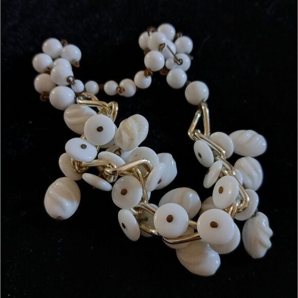Western Germany Vintage Milk Glass Necklace/Chocker - Picture 3 of 8